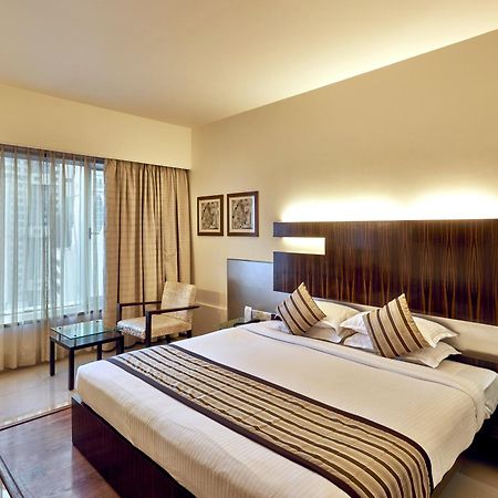 Krishna Palace Hotel Мумбаї Екстер'єр фото