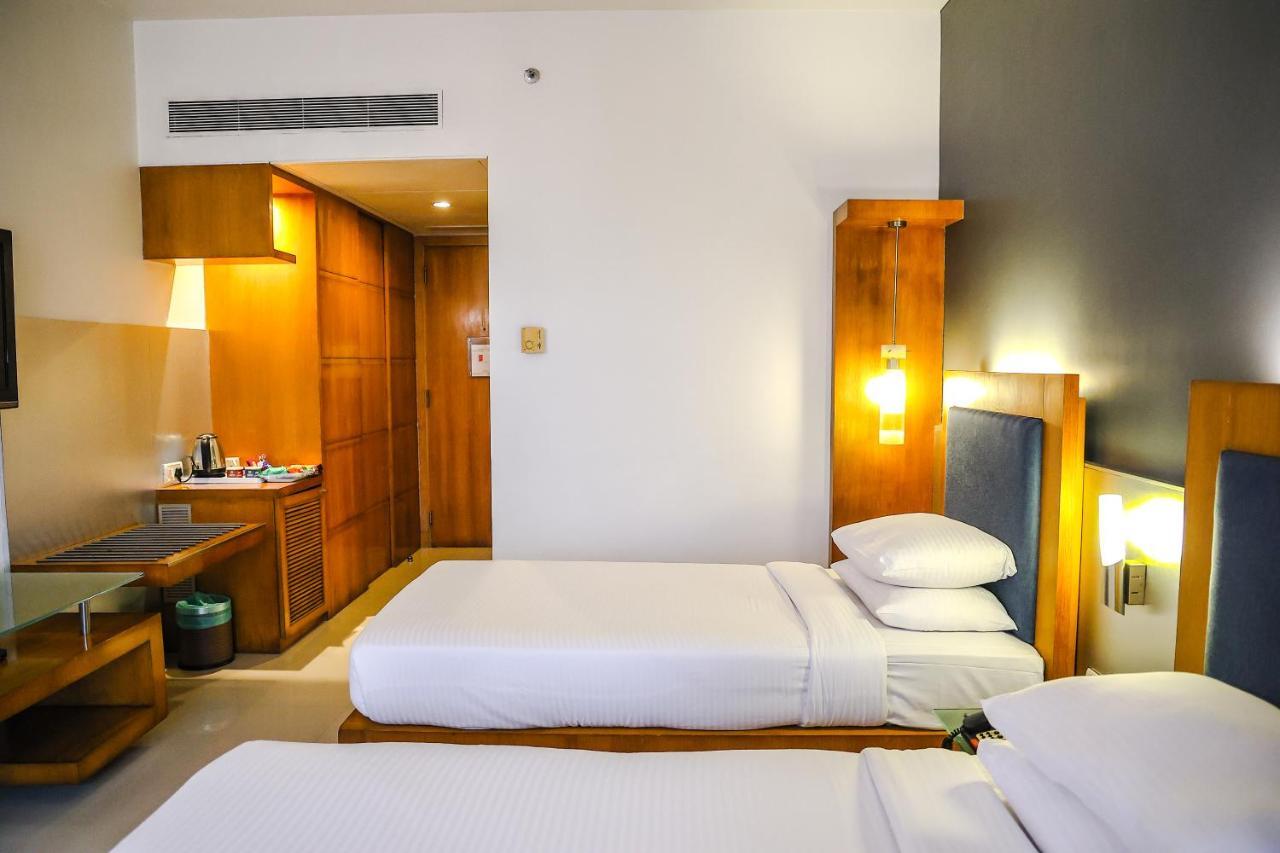 Krishna Palace Hotel Мумбаї Екстер'єр фото