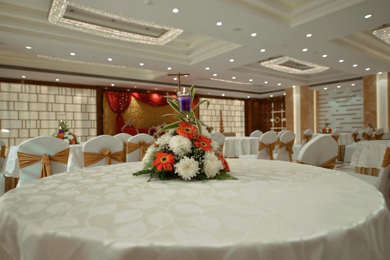 Krishna Palace Hotel Мумбаї Екстер'єр фото