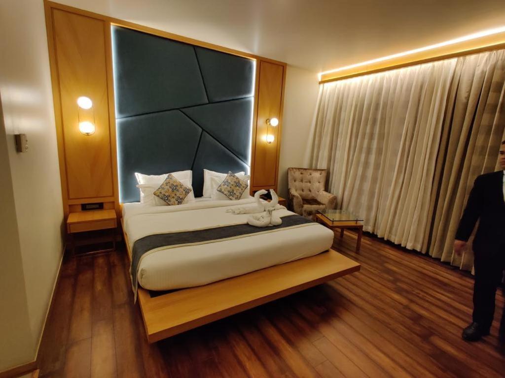 Krishna Palace Hotel Мумбаї Екстер'єр фото