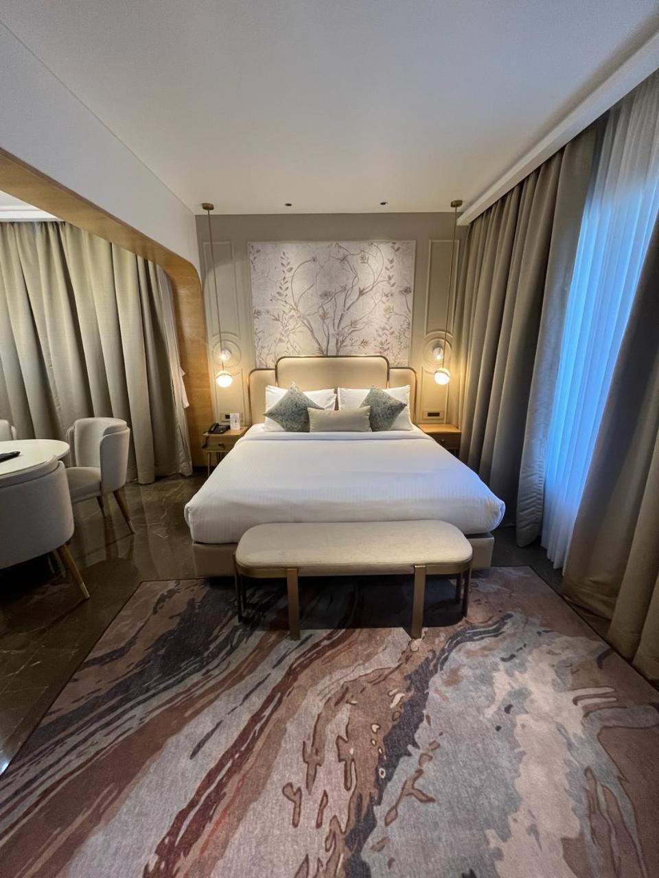 Krishna Palace Hotel Мумбаї Екстер'єр фото